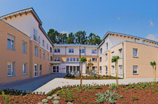 Altenpflegeheim Am Waldrand Front